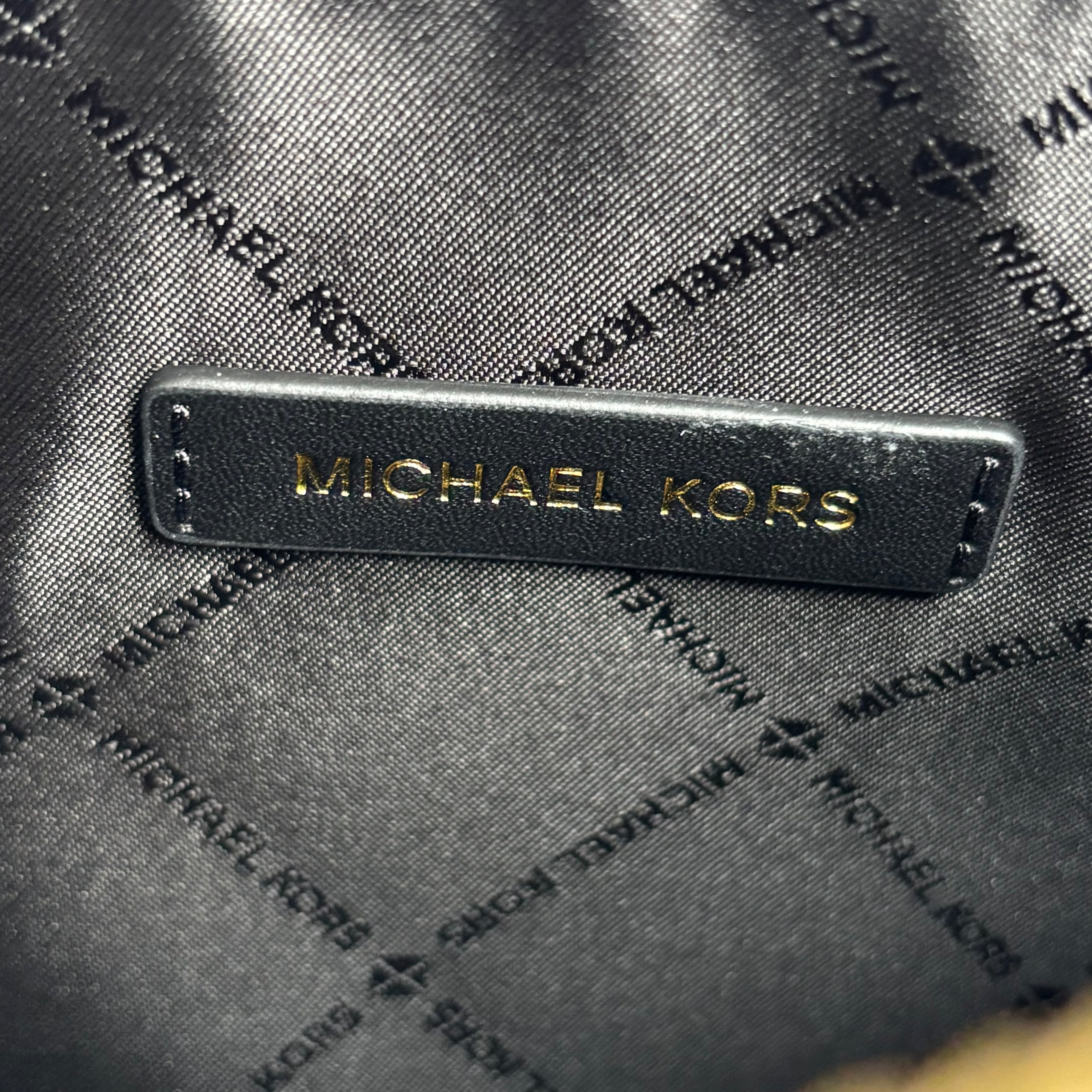 New with tag Michael Kors black shoulder bag Authentic 11.9x6.5x2.7