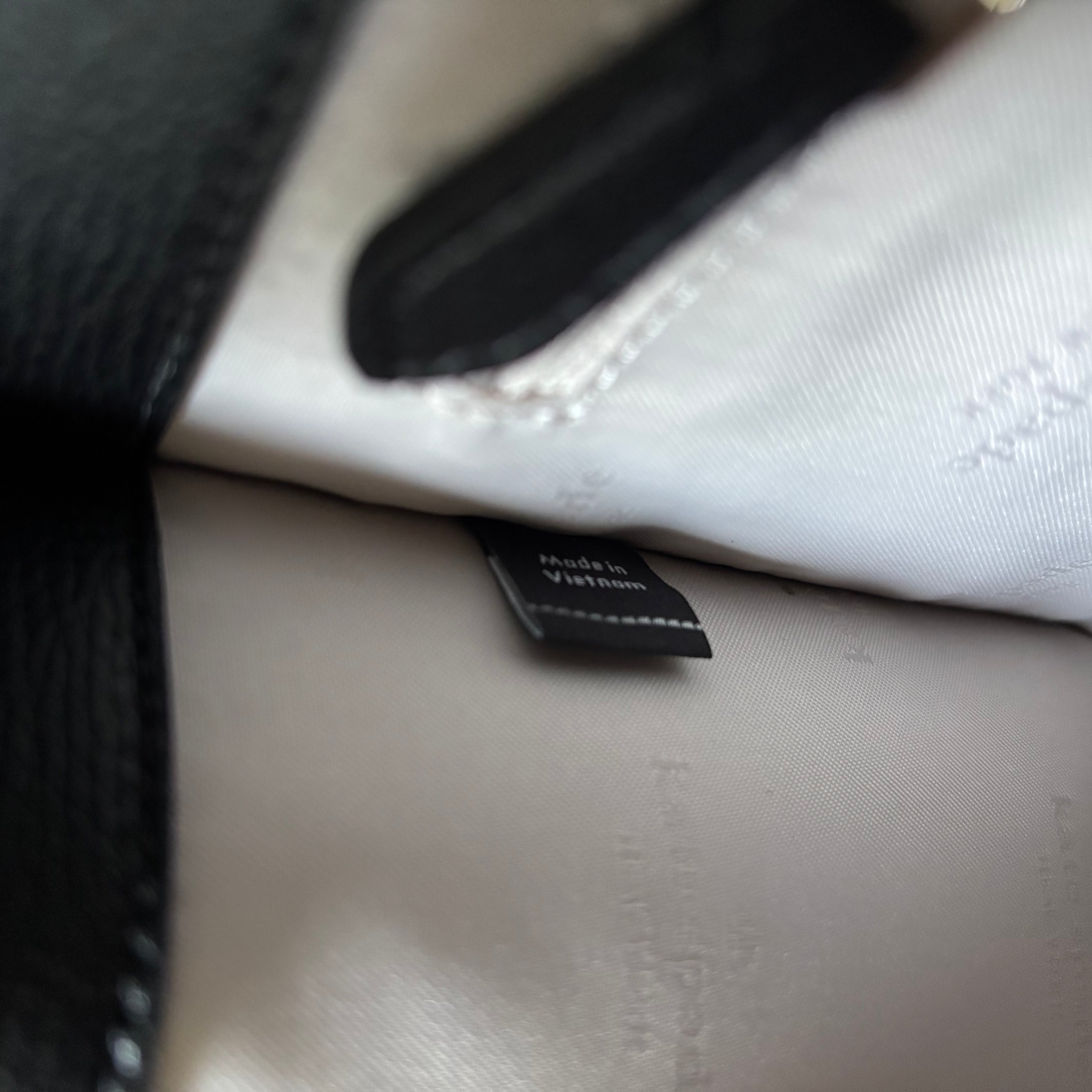 New with tags Kate Spade crossbody bag Authentic 9.6x7.5x3.5