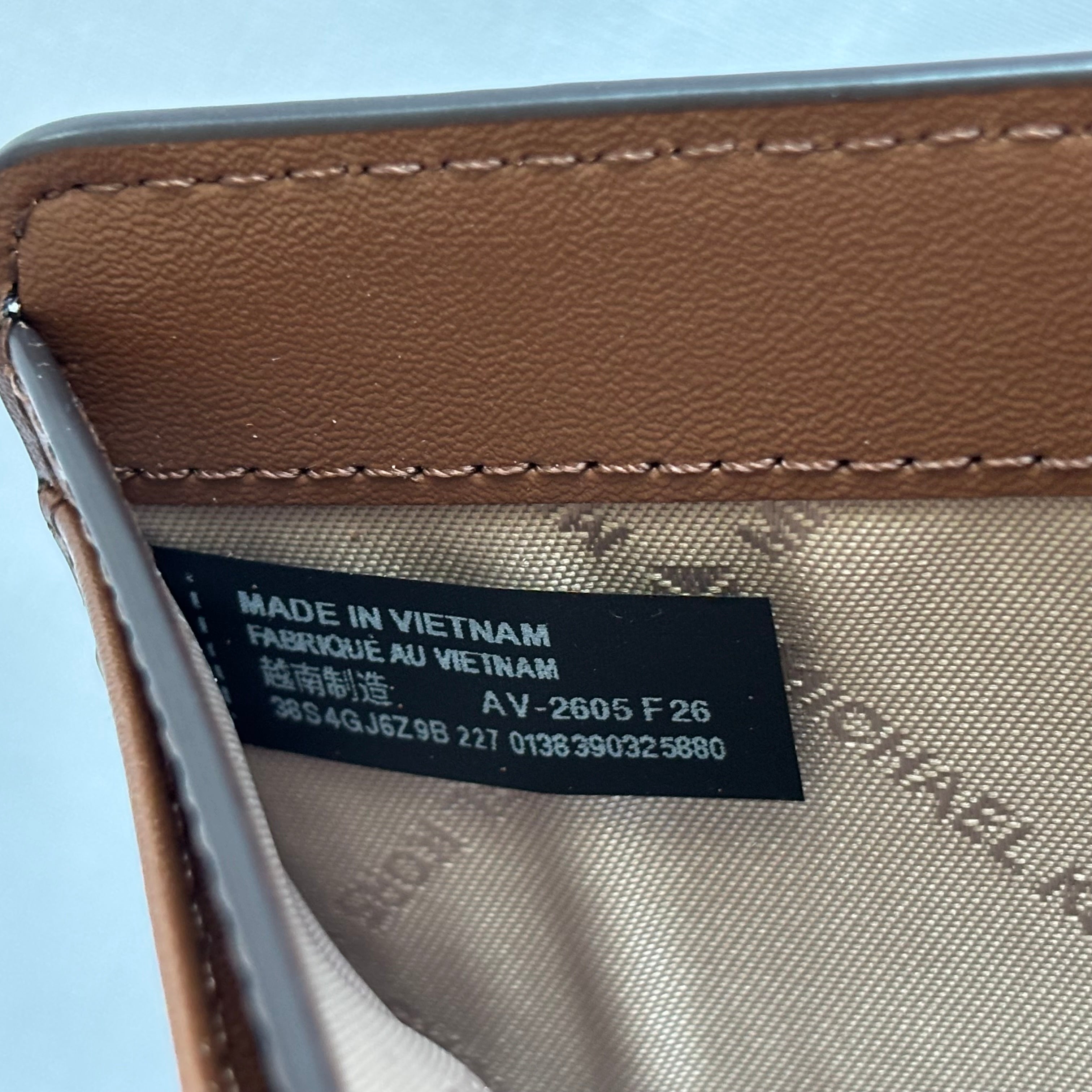 New with tag Michael Kors wallet Brown/Luggage Authentic 7x3.7