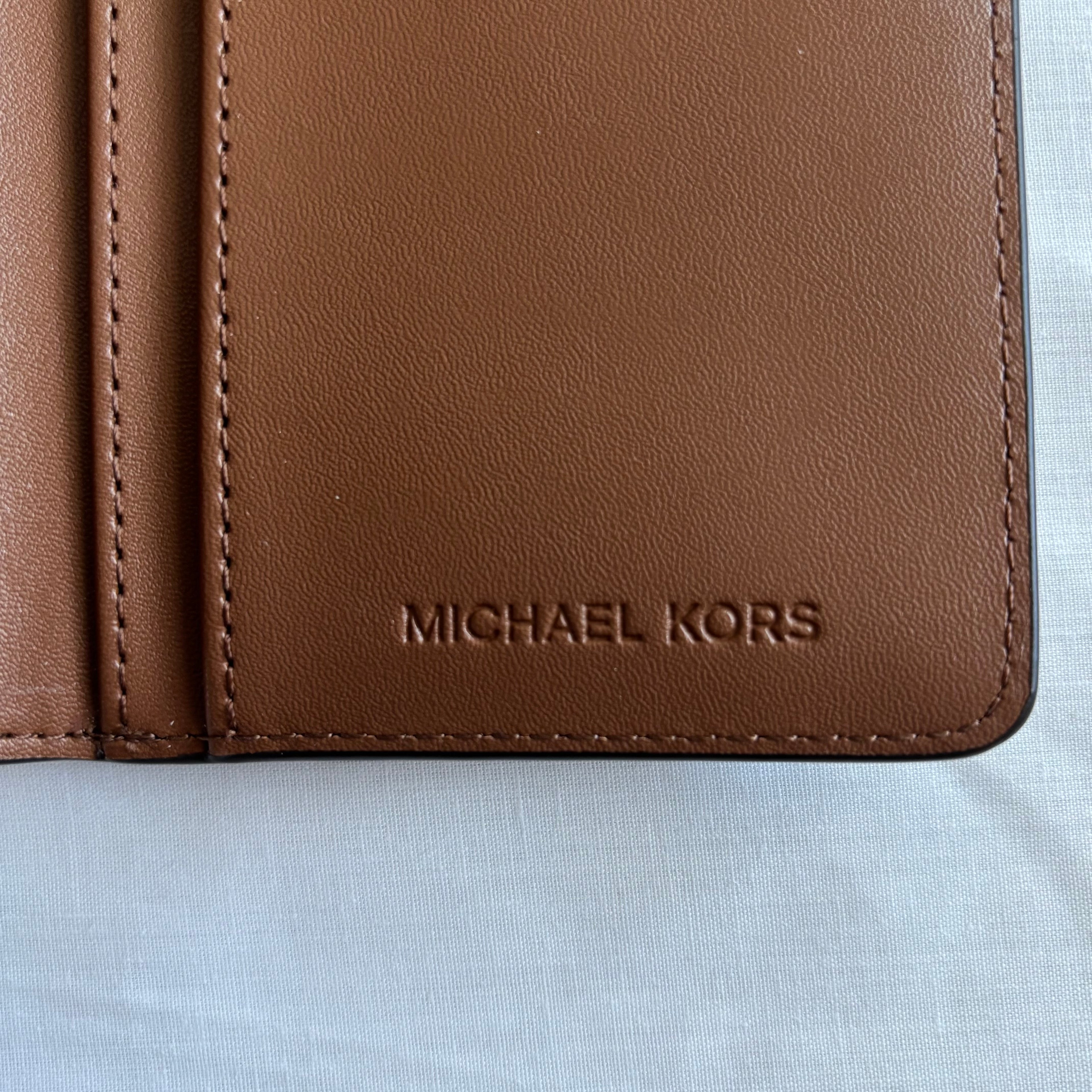 New with tag Michael Kors wallet Brown/Luggage Authentic 7x3.7