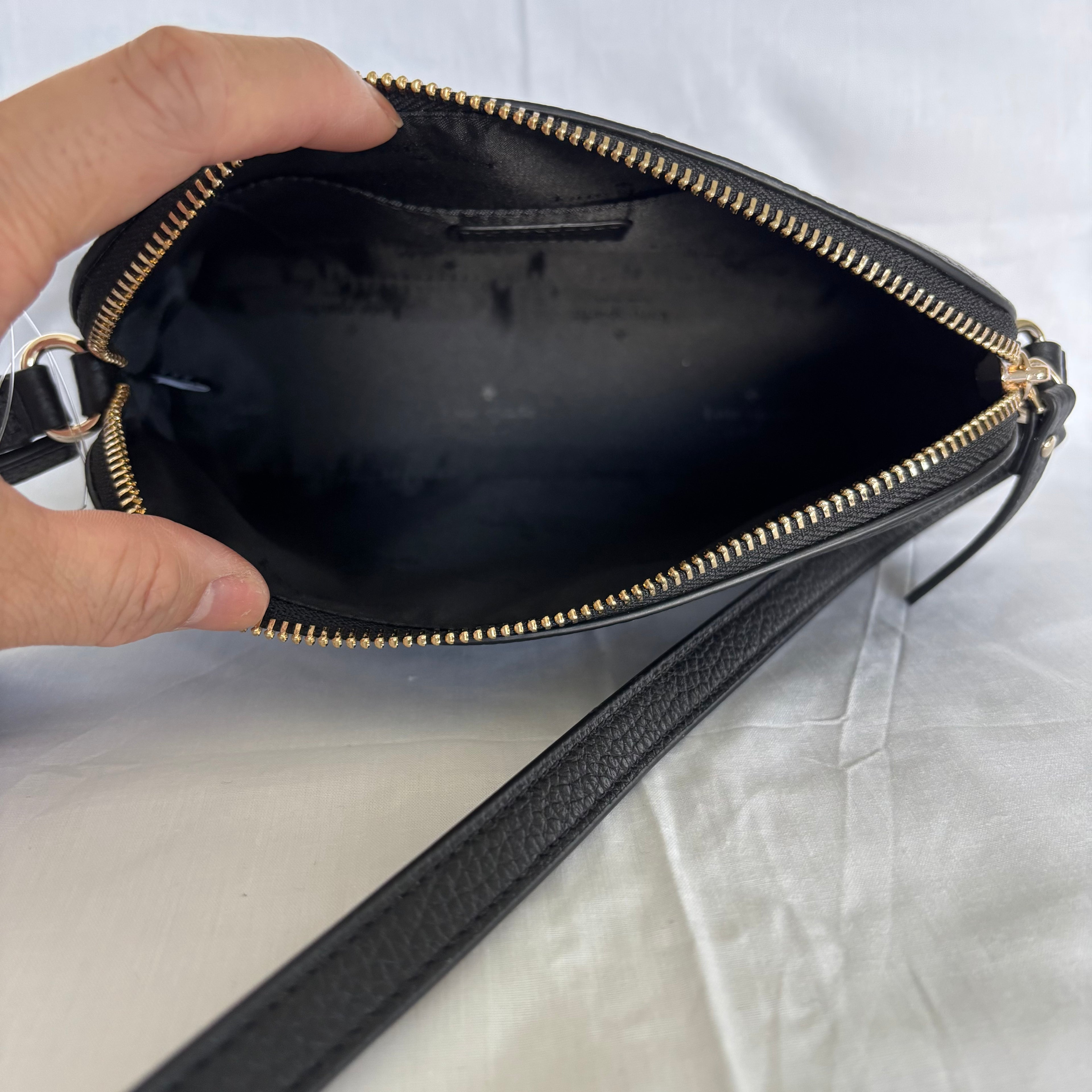 New with tag Kate Spade crossbody black bag Authentic 10x6.5x3